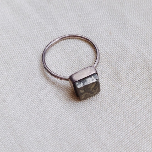 Size 7 925 Sterling Silver and Pyrite ring - Picture 2 of 3